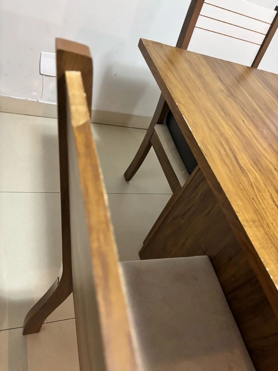 Vendo mesa de jantar + 4 cadeiras  - Foto 5