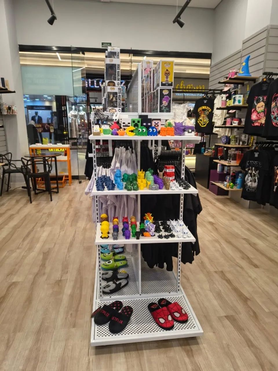 EXPOSITOR ROUPAS E ITENS - Foto 4