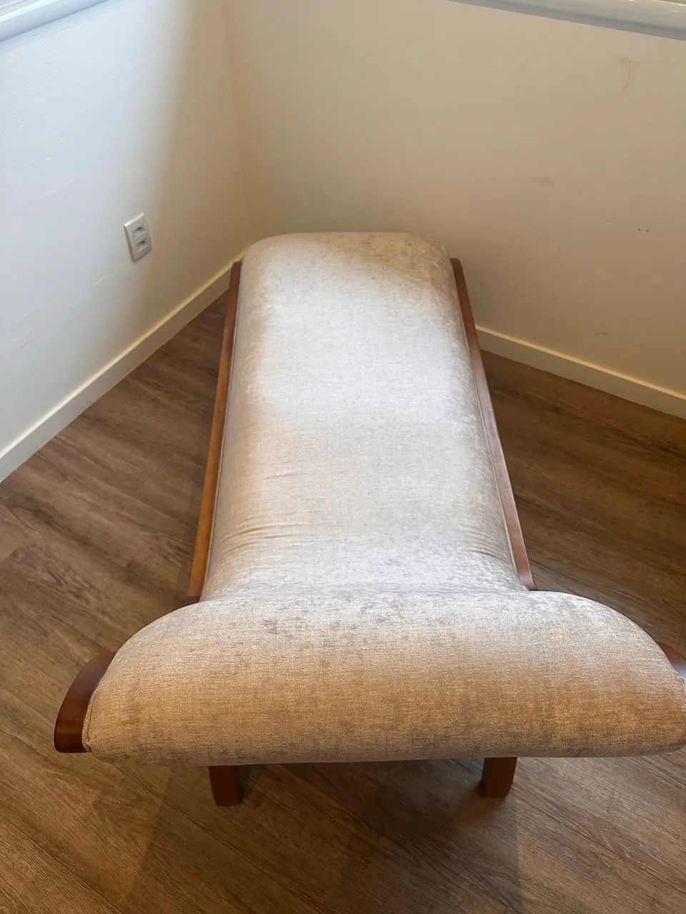 Chaise Longue / Divã Clássico em Madeira - 1,50 m - Excelente Estado - Foto 3