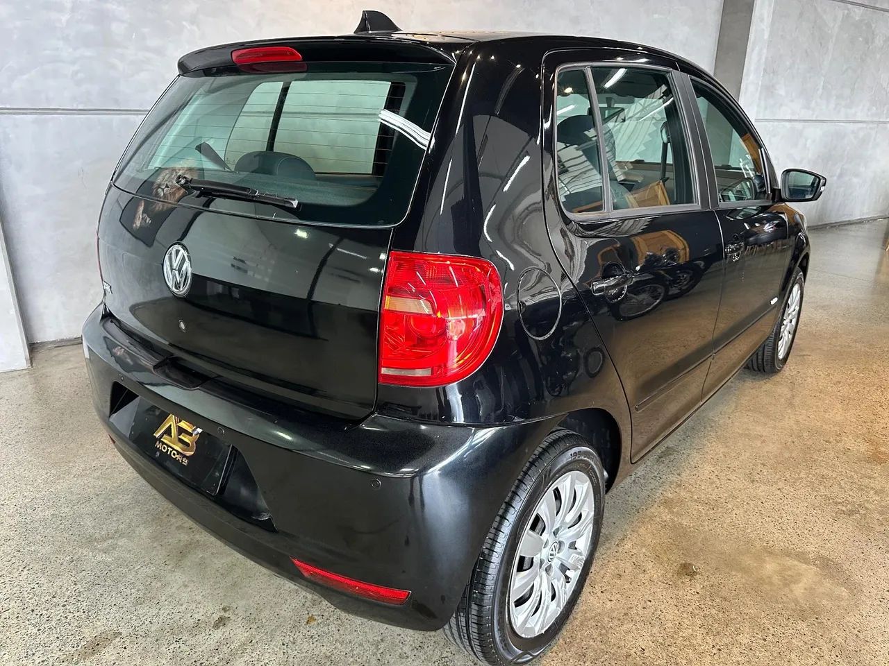 Volkswagen Fox 1.0 MI Total Flex 8V 3P 2014 - Foto 6