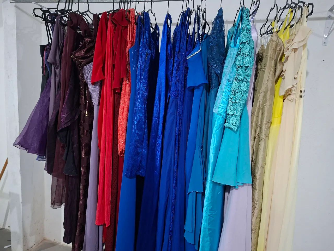 Bazar de roupas novas e usadas - Foto 4