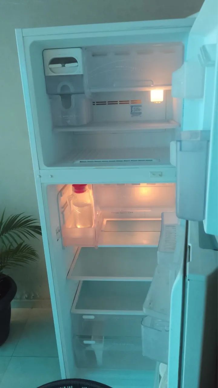 Geladeira Eletrolux estado de nova 