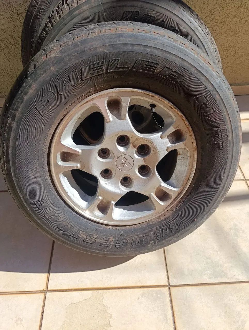 Vendo o jogo 4  rodas aro 16  - Foto 2