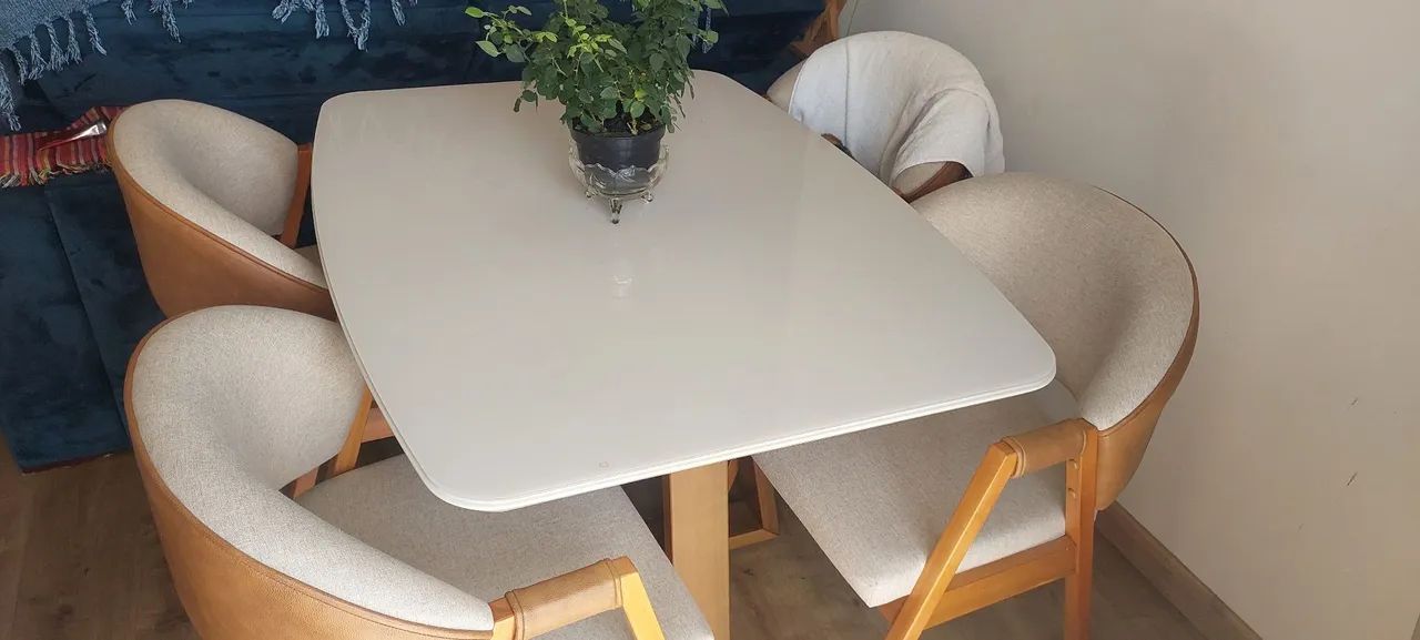 Mesa de luxo Com 4 cadeiras Beatriz Bege - Foto 3