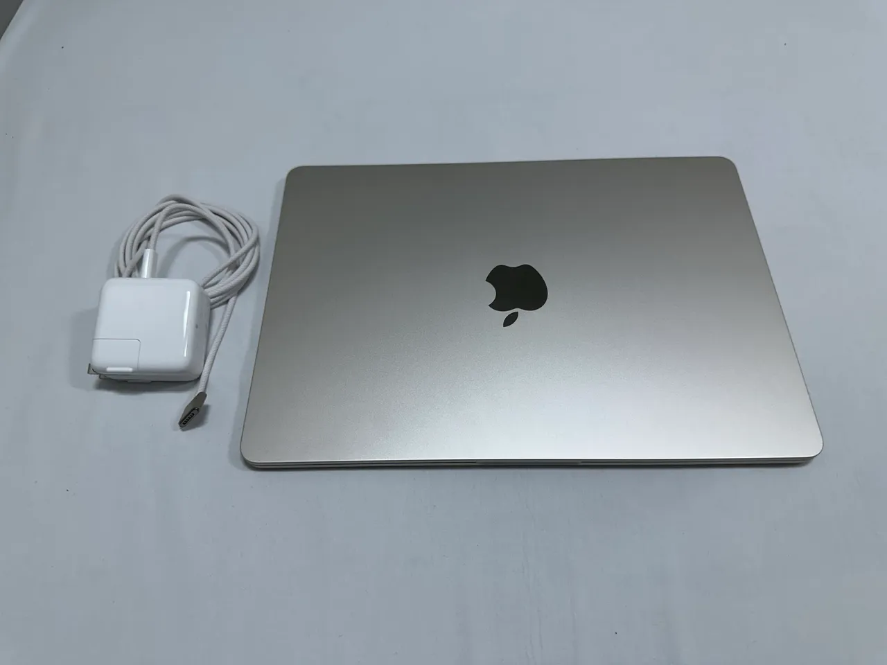 MacBook Air M3 15? 16GB RAM | SSD 256GB | Bateria 100% | 32 ciclos