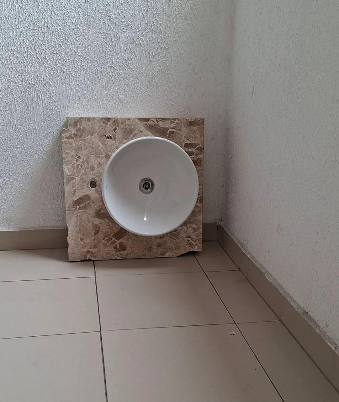 Cuba de Lavatório DECA, com Válvula de Inox e Base de Granito.  - Foto 5