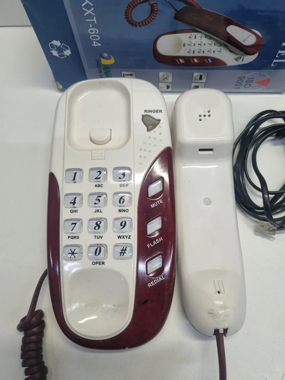 Telefone de parede antigo na caixa - Foto 2