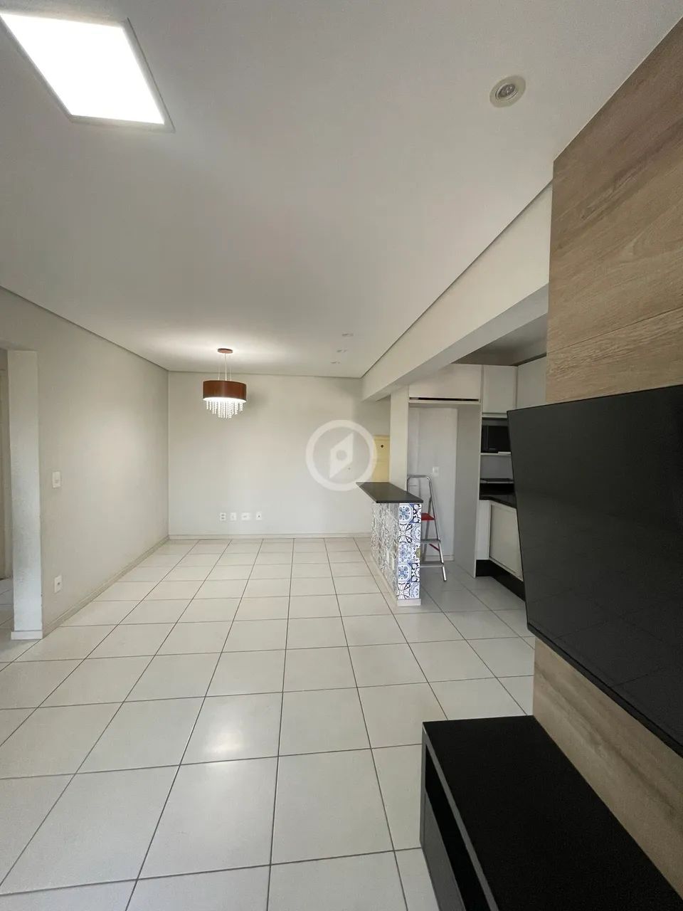 Apartamento no centro da cidade de 3 quartos com 2 vagas de garagem - Foto 2