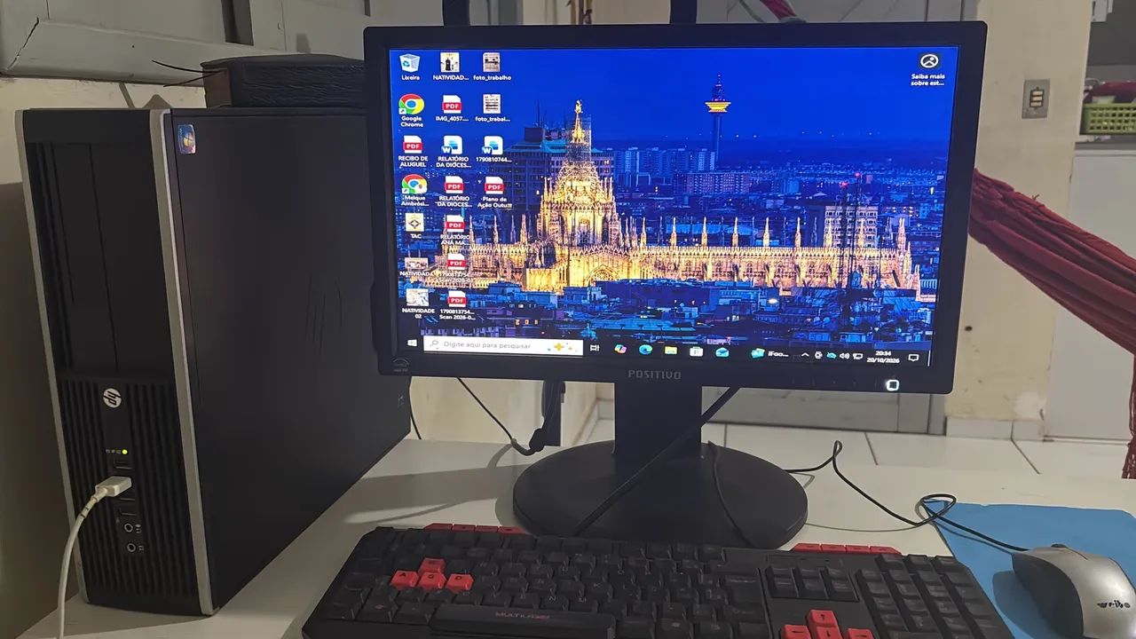 Computador Positivo em perfeito estado