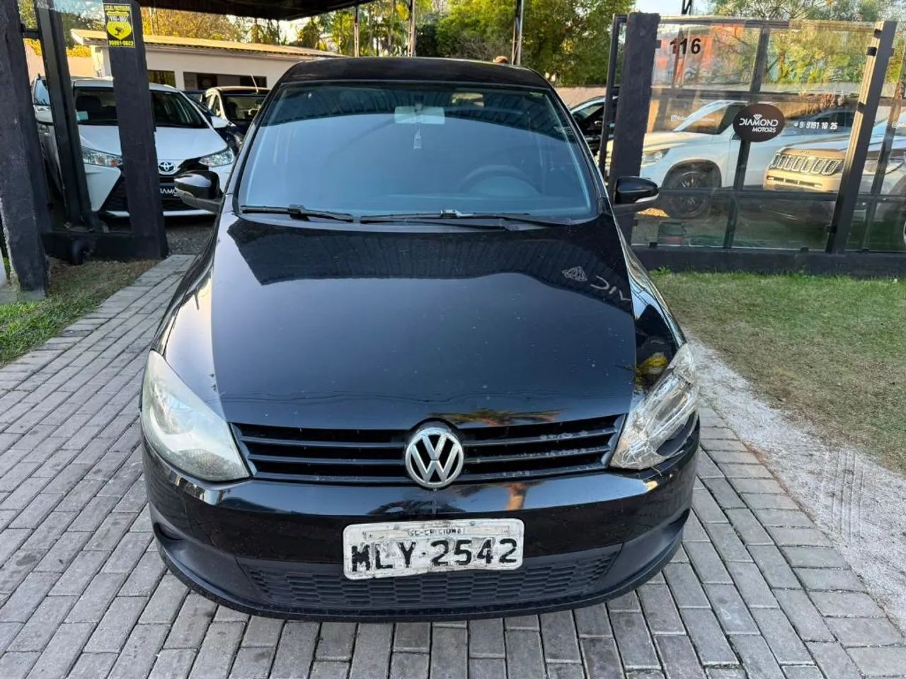 Volkswagen Fox 1.0 MI Total Flex 8V 5P 2014 - Foto 2