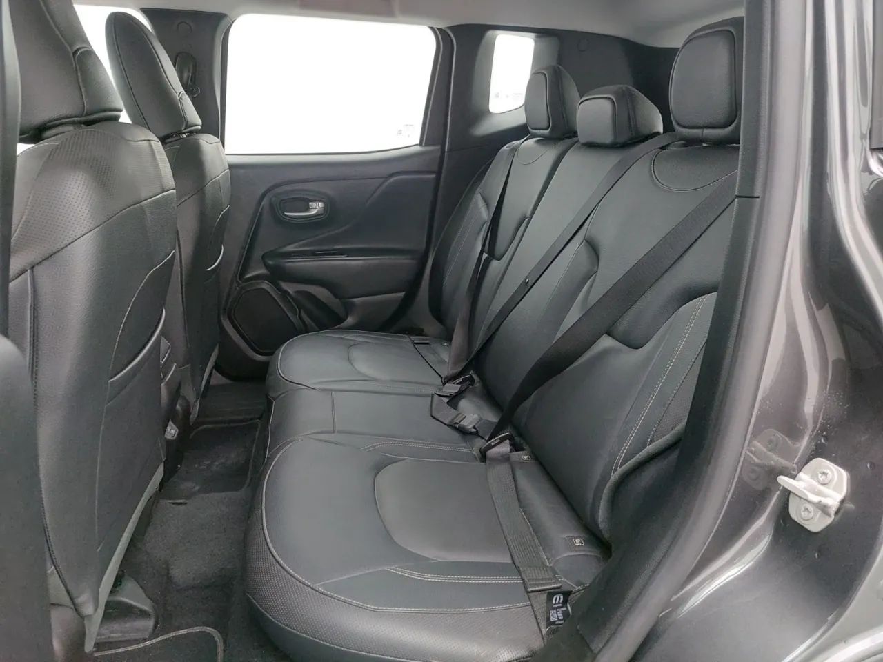 Jeep Renegade Long. T270 1.3 TB 4x2 Flex Aut., foto 17 de 18