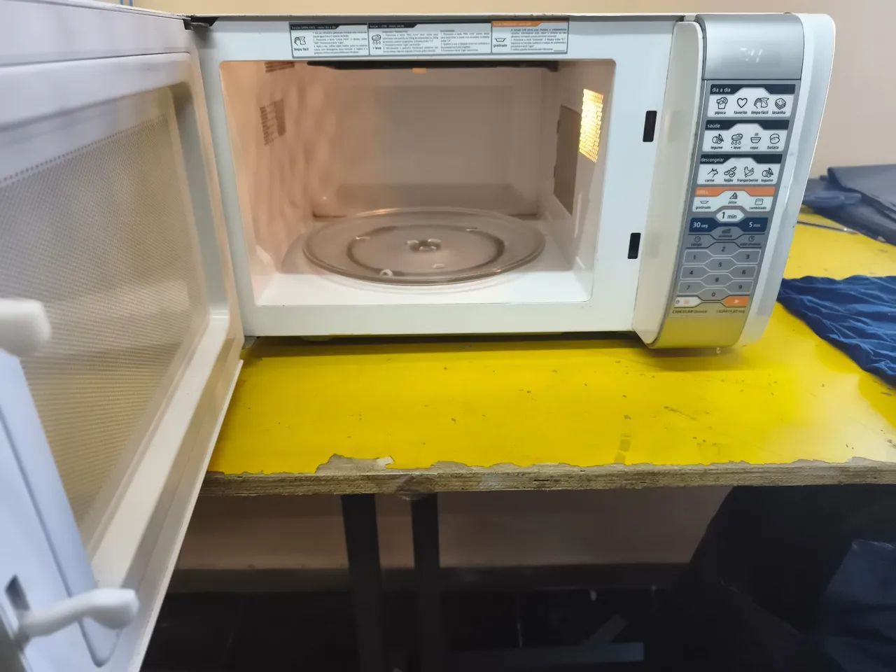 Microondas Midea grill 25 litros  - Foto 2