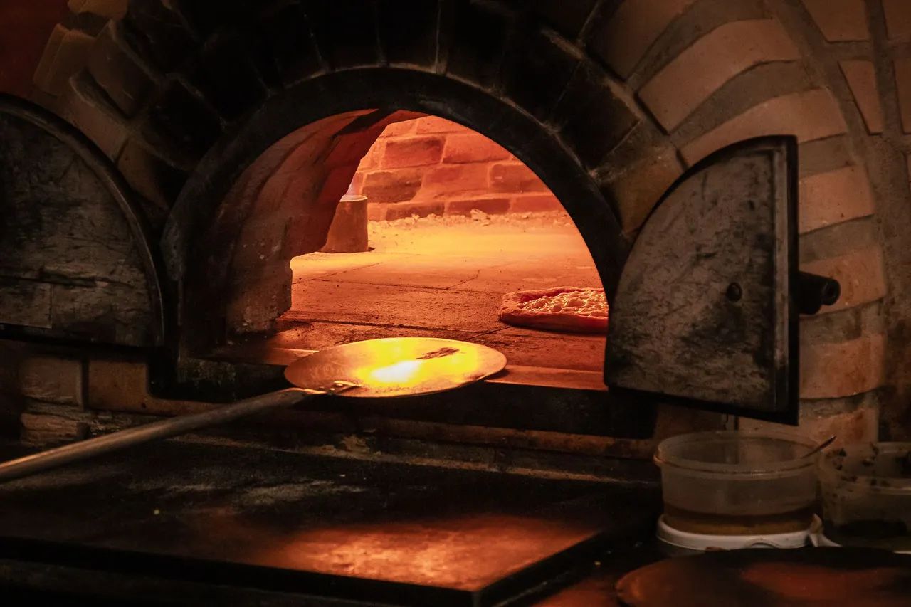 Pizzaiolo e Auxiliar com Experiência - Lagoa da Conceição - Foto 2