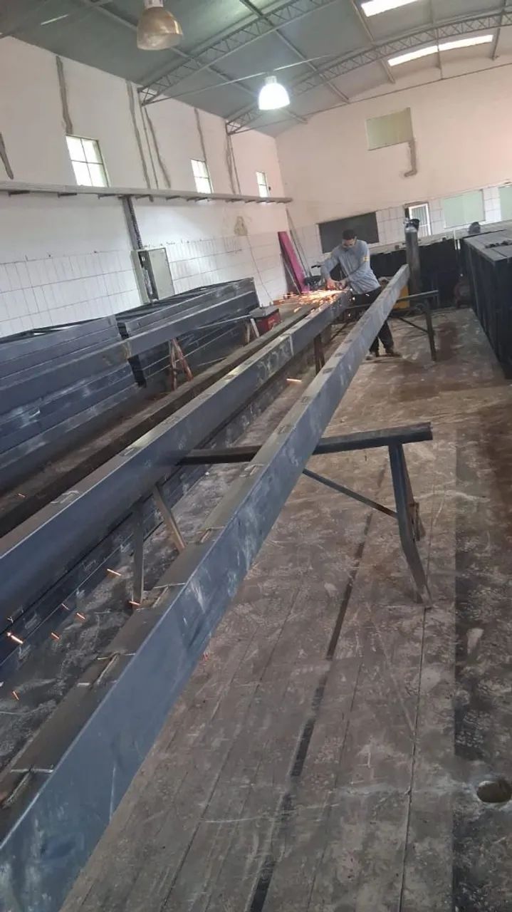 Fabricação tesouras trelicas pe direitos barracao - Foto 2