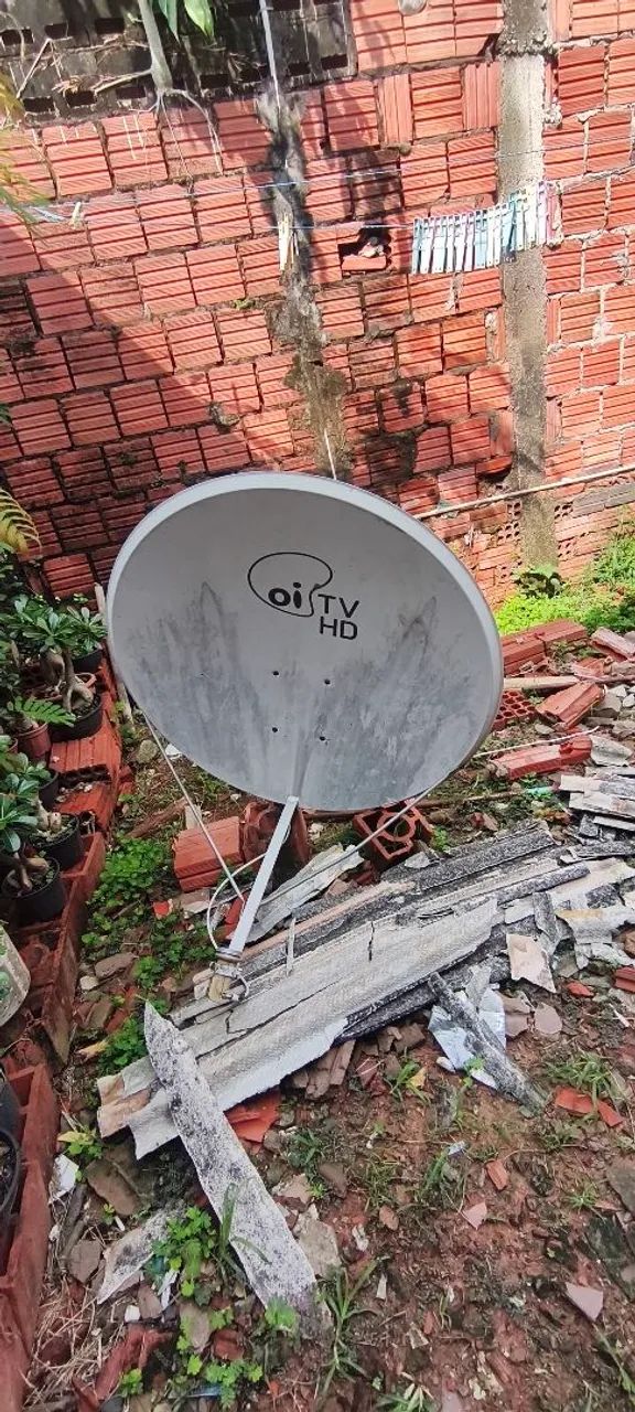Antena, Transformador e poste de energia com caixinha  - Foto 4