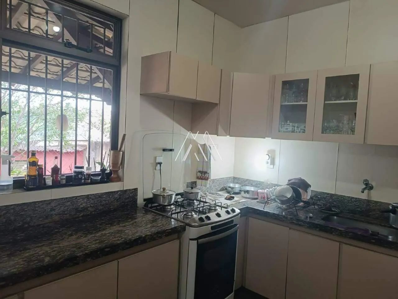 Vendo excelente casa em Itaúna em excelente localização! - Foto 3