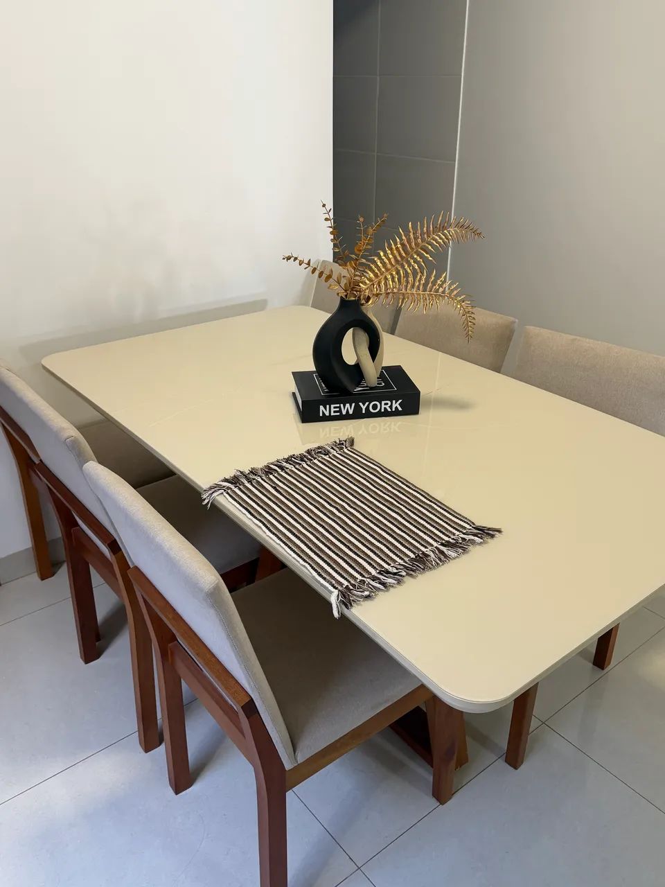 Vendo mesa com 6 cadeiras  - Foto 4