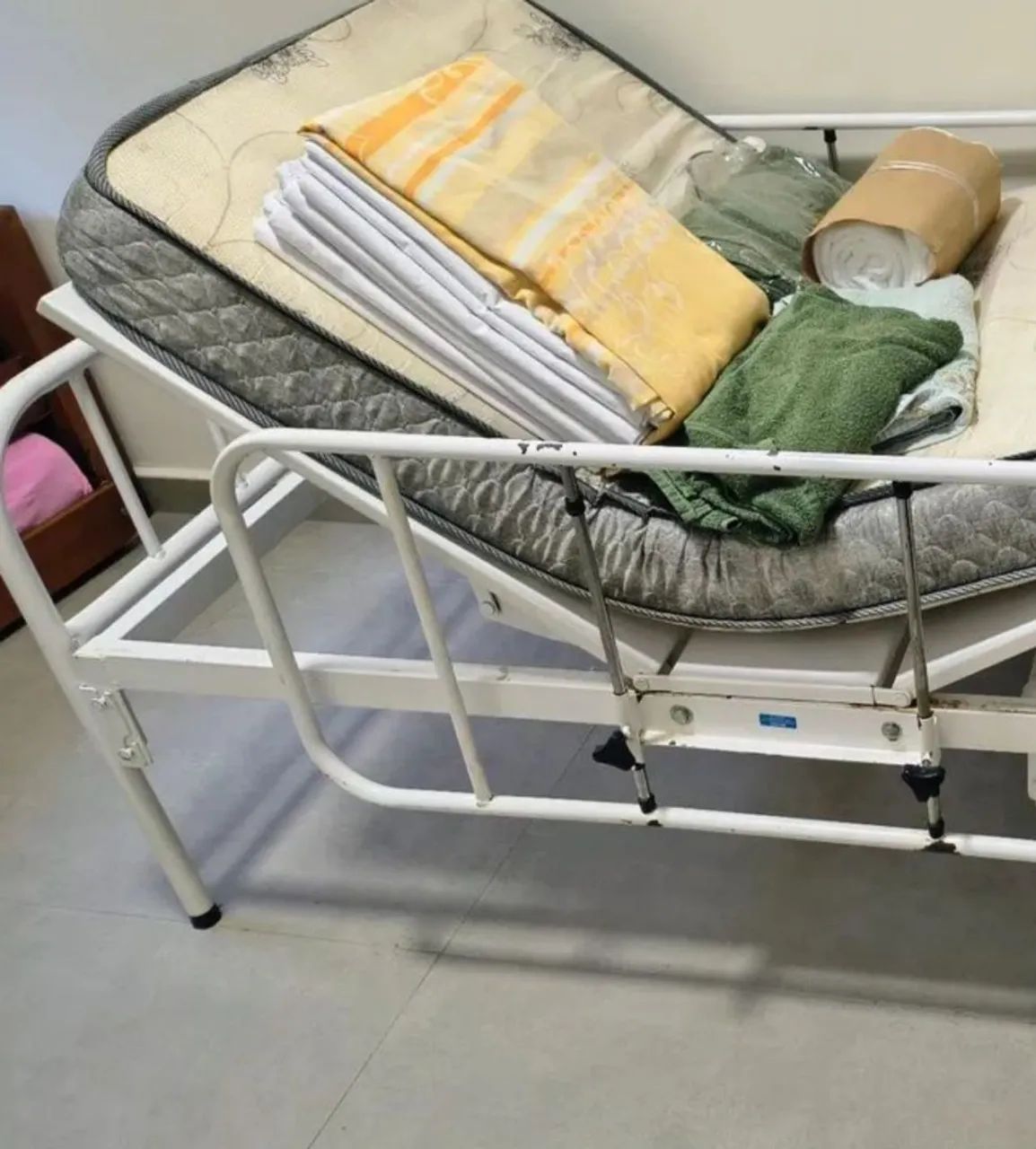 Cama Hospitalar, com Colchão e Colchão de ar  - Foto 2