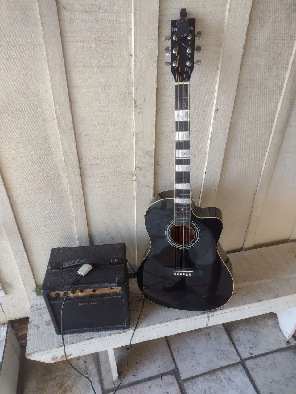 Vendo violão eletrico e caixa amplificada