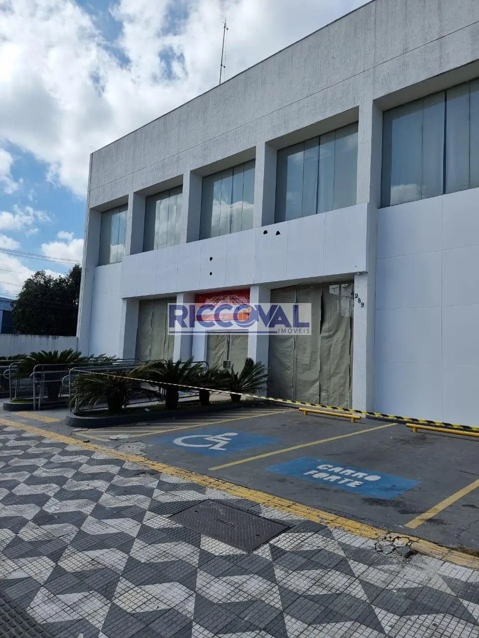 Prédio Inteiro para Locação em Socorro - SP | 1000m²