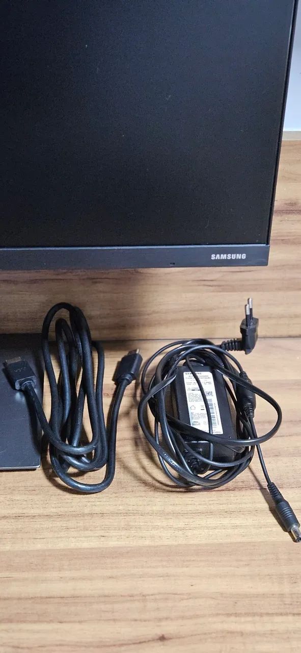 Monitor Samsung Gamer. BASE ROTATIVA ELEVADAF24T350FHL - Foto 3