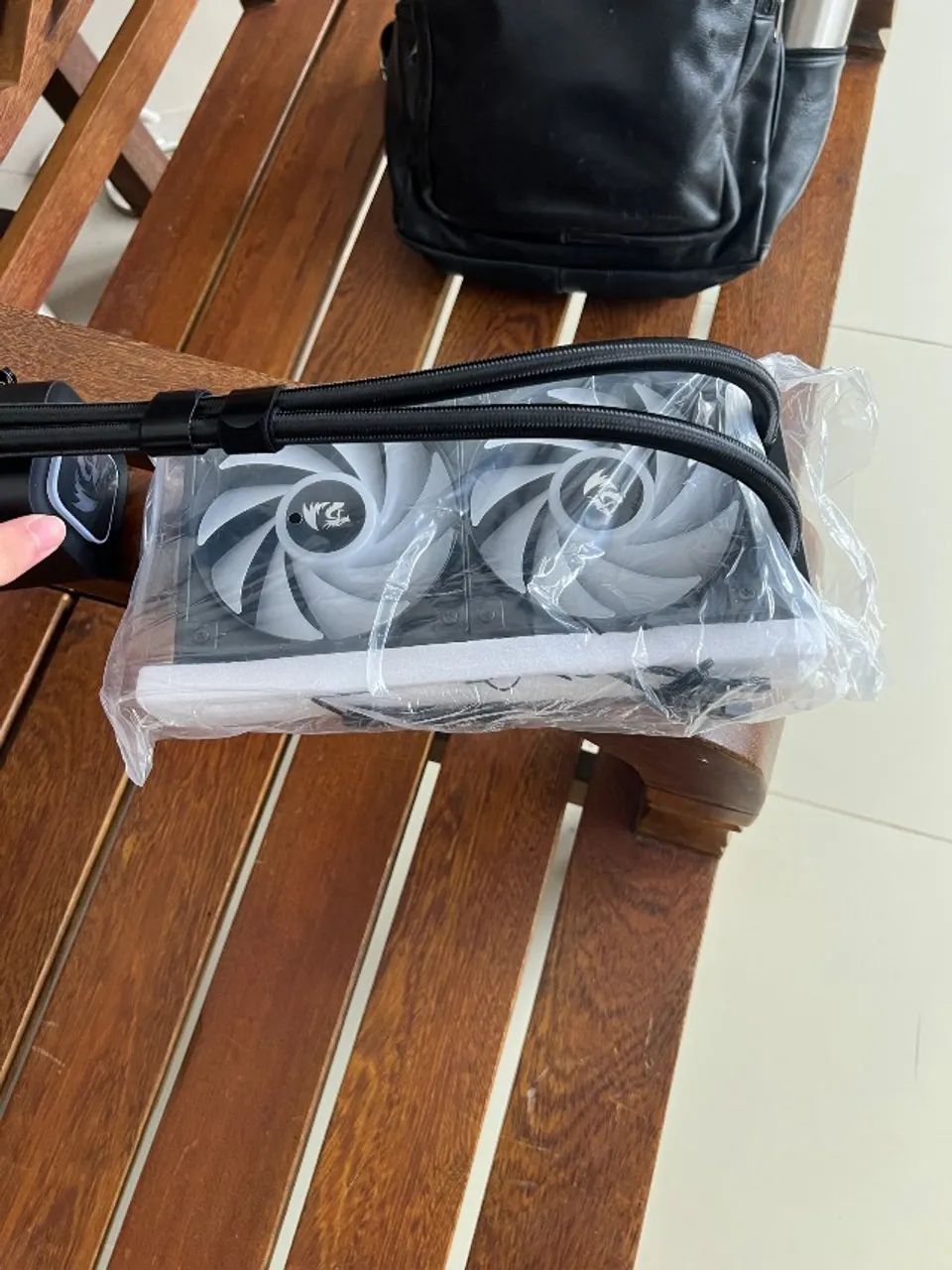 Water cooler REDRAGON LD240 RD nunca usado  - Foto 3