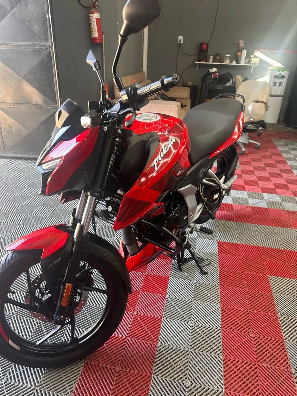 BAJAJ PULSAR N150 - Foto 3