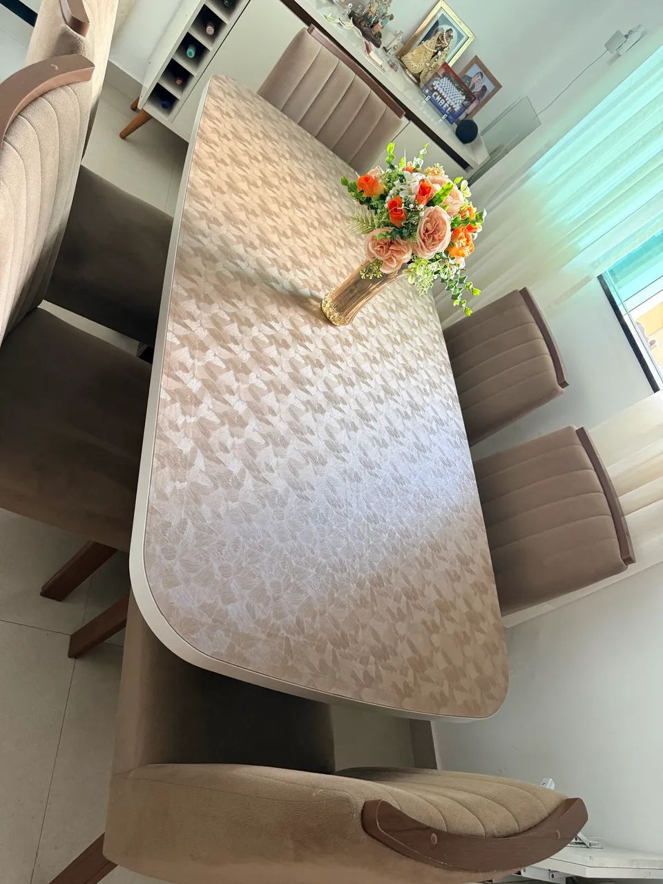 Mesa de jantar com 6 cadeiras estofadas  - Foto 2
