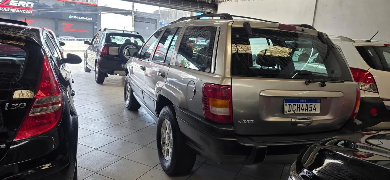 Jeep Cherokee Sport 3.7 4x4 V6 12V Aut., foto 5 de 10