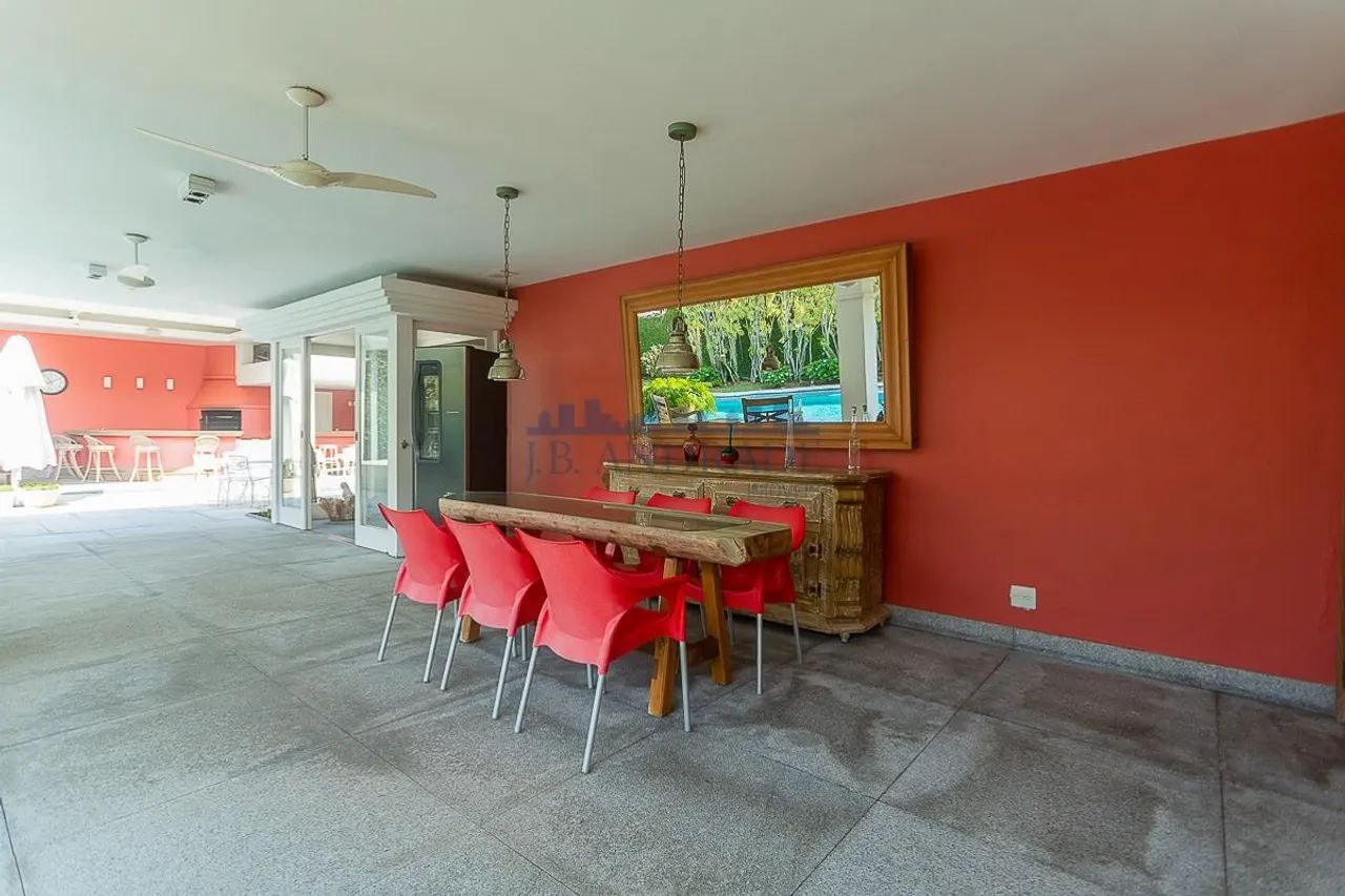 Belíssima mansão, finamente decorada, com 994 m² de área construída em terreno de 1043 m² - Foto 9