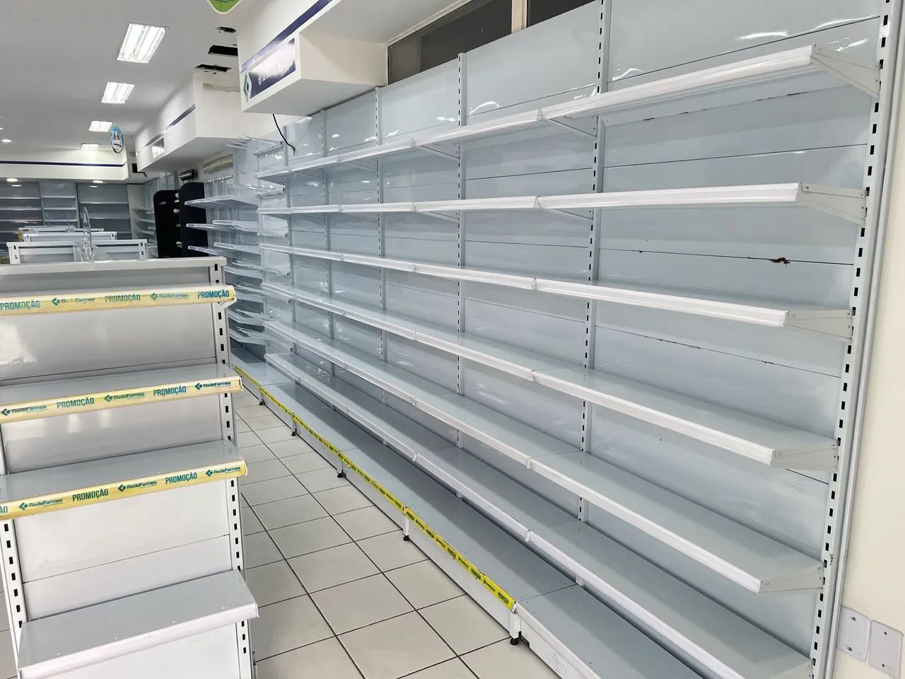 VENDO MÓVEIS PARA FARMACIA / DROGARIA - EXCELENTE ESTADO - Foto 3