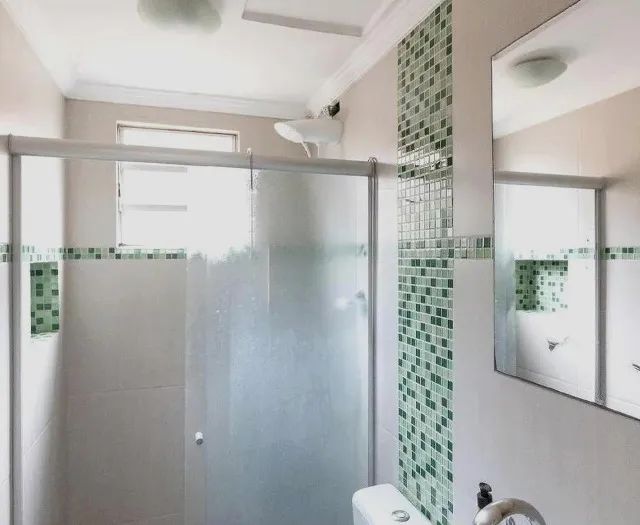 Apartamento ( 2 dormitórios ) , aluguel anual com caução e com mobília.  - Foto 2