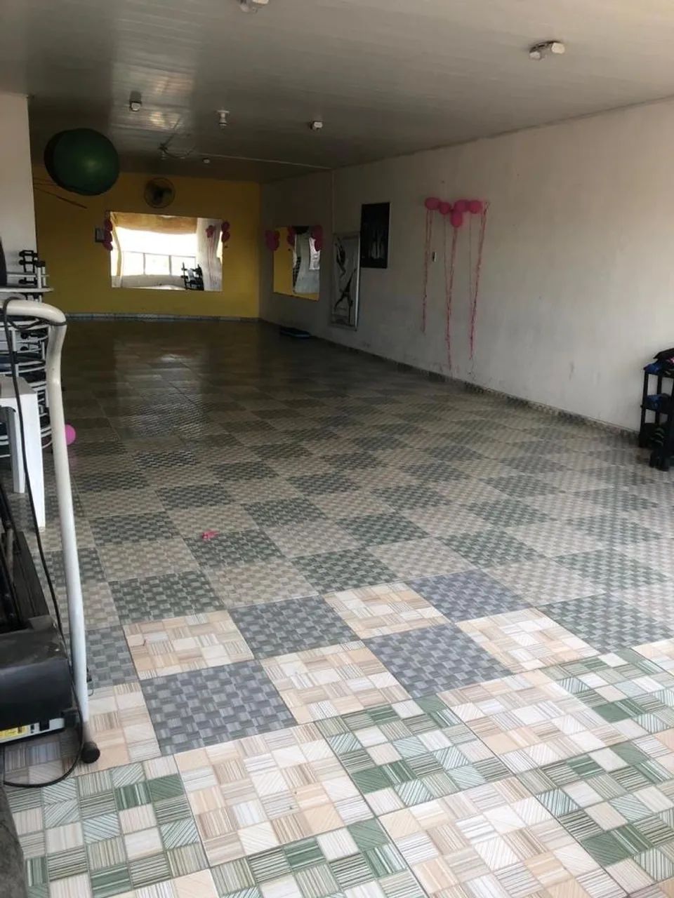 PRÉDIO COMERCIAL NA ENTRADA DE PORTO CALVO