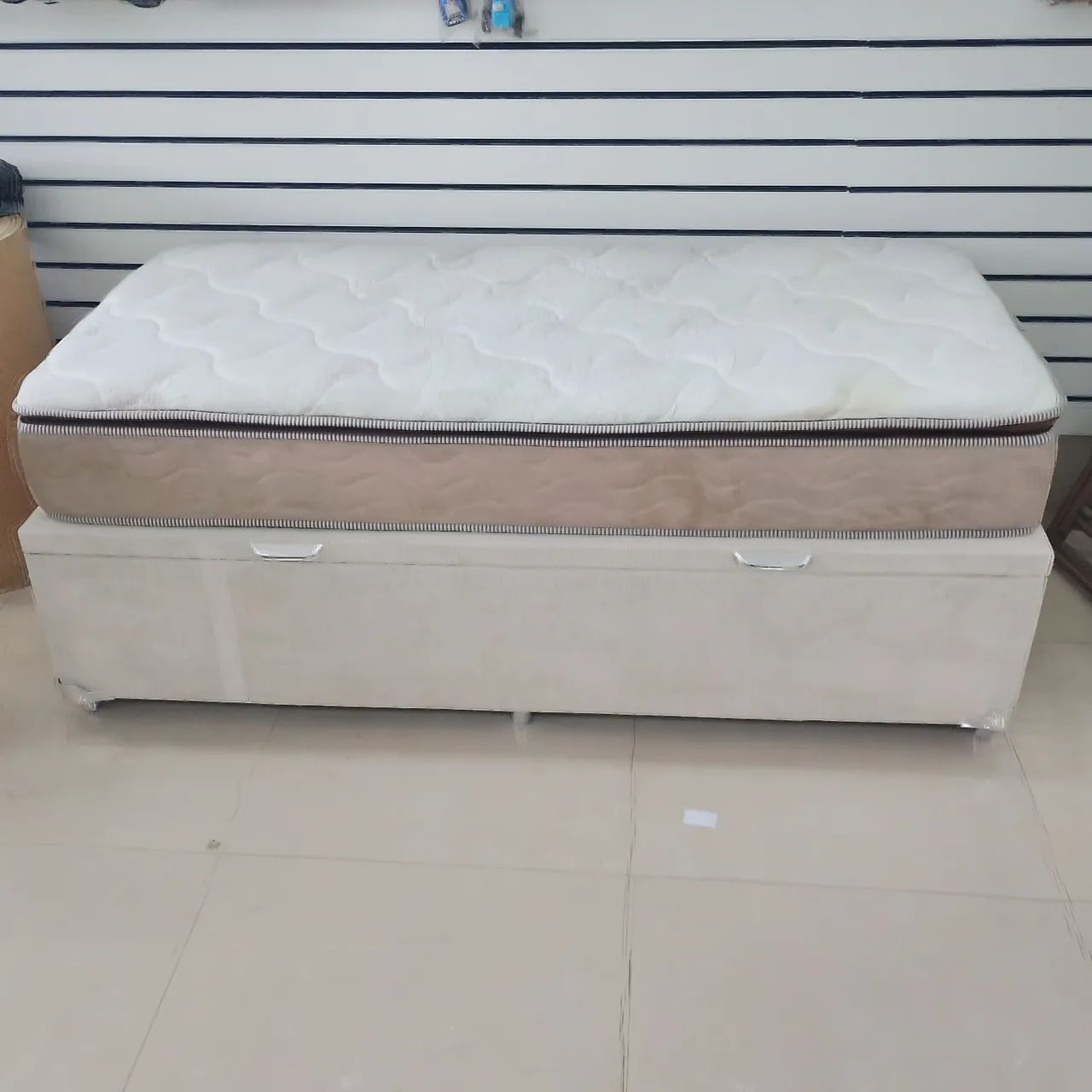 Cama Baú Solteiro com Colchão - Base Box com Grande Espaço Interno - Foto 4