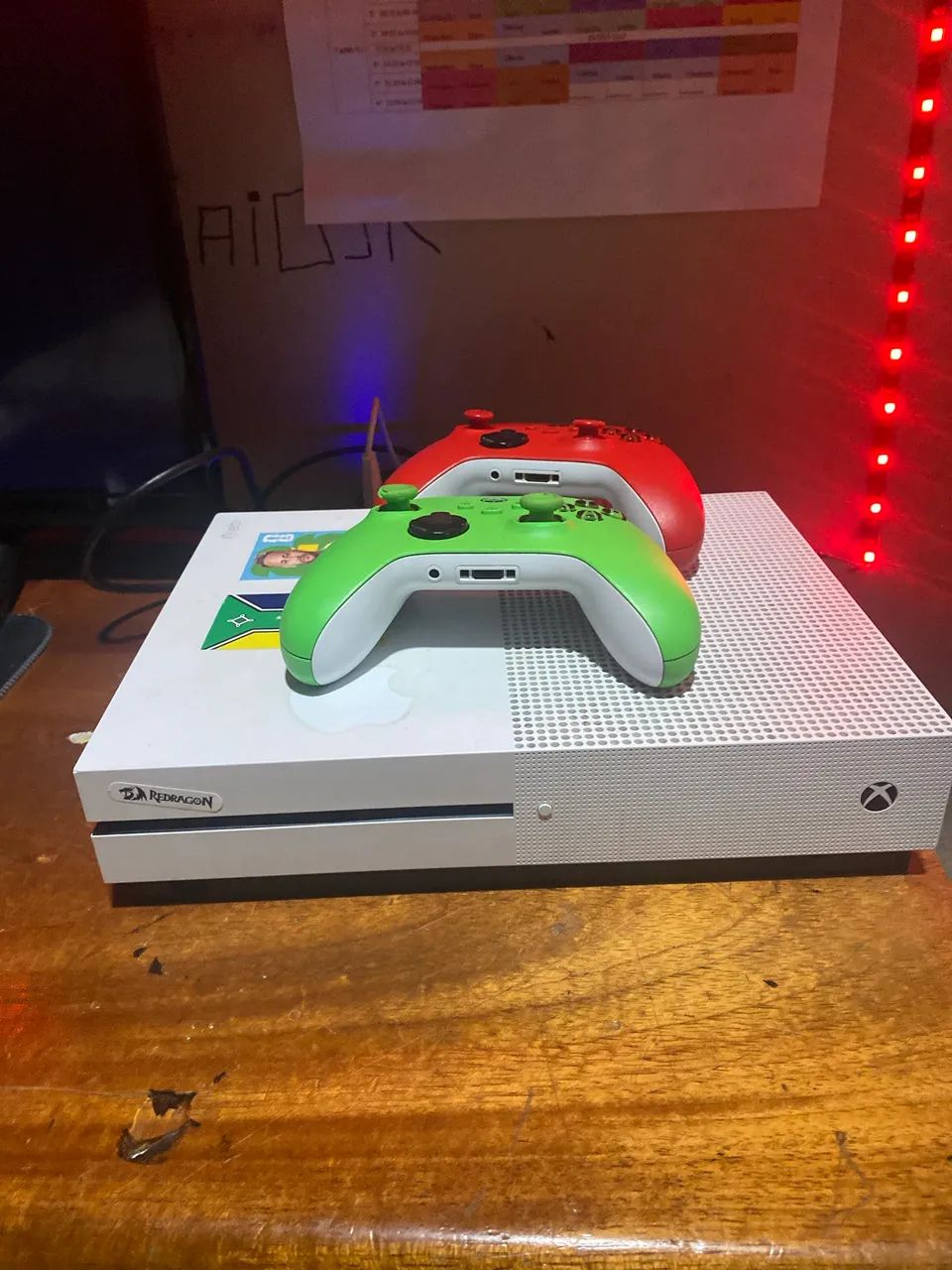 Vendendo Xbox one s com controle e jogo 