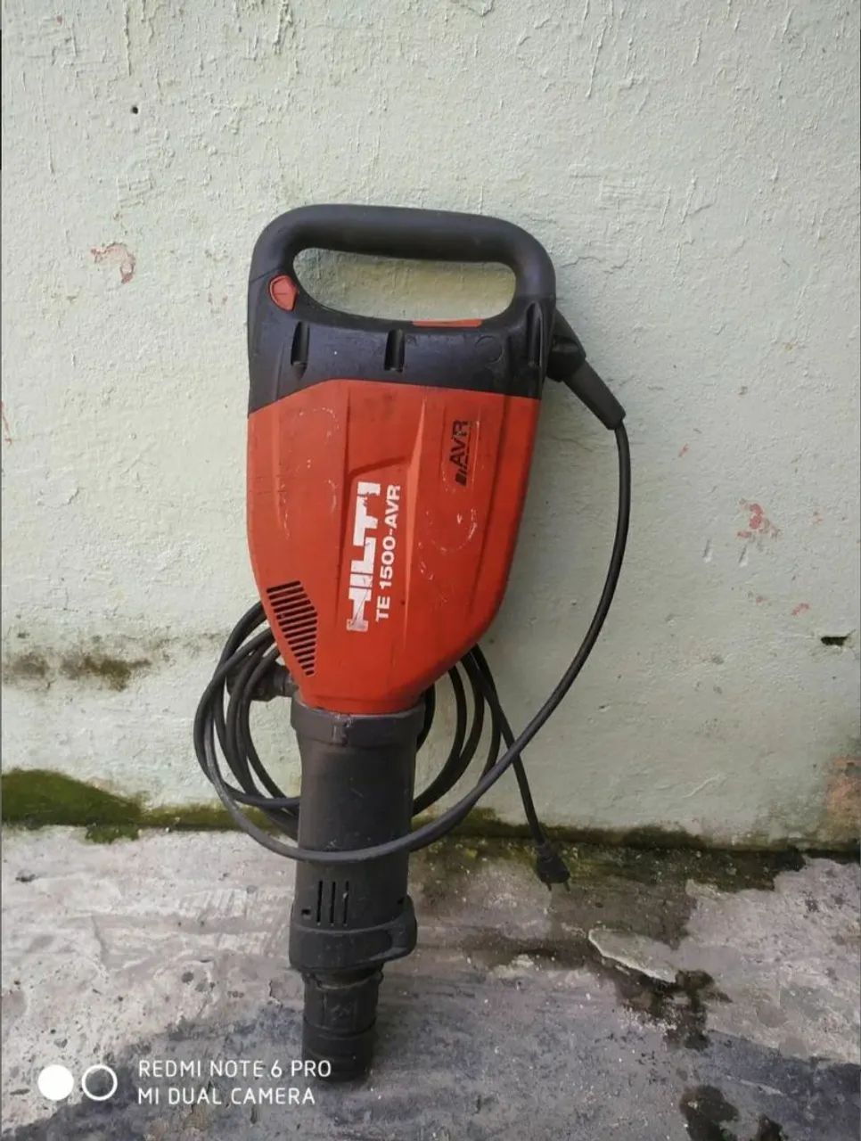 Martelete HILTI 1500 AVR 
