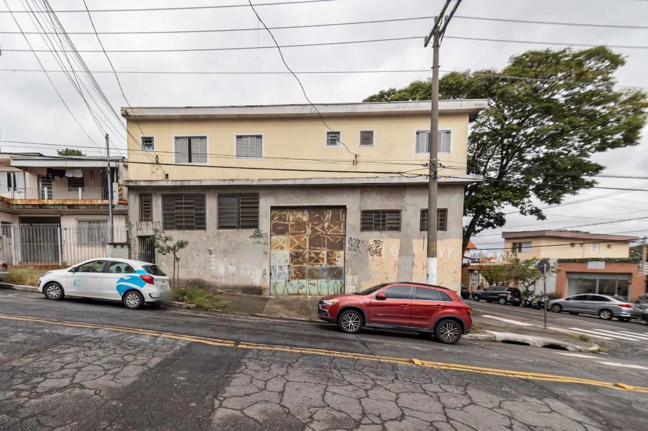 Galpão na Rua Hercília, 145  145 m²