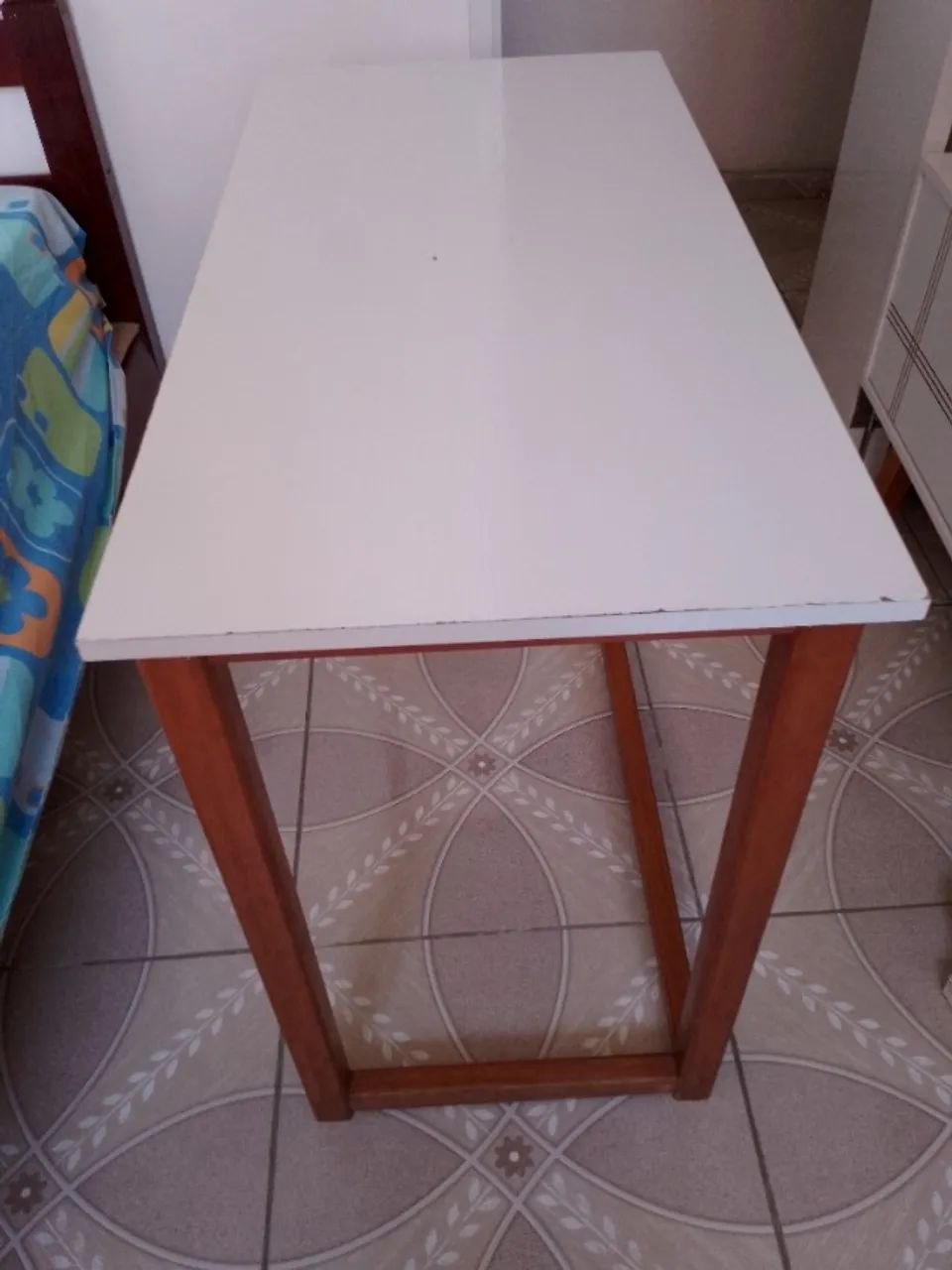 Escrivania  mesa para estudos, com pés de madeira maciça  - Foto 2
