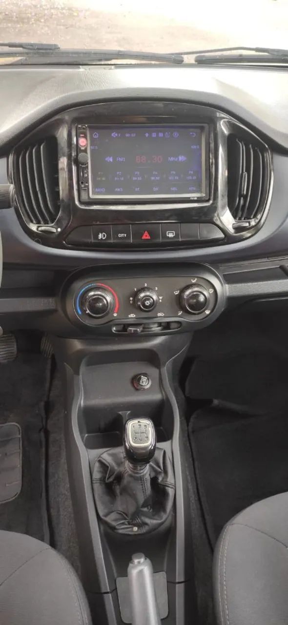 Fiat Uno Attractive 1.0 Flex 6V 5P 2017 - Foto 3