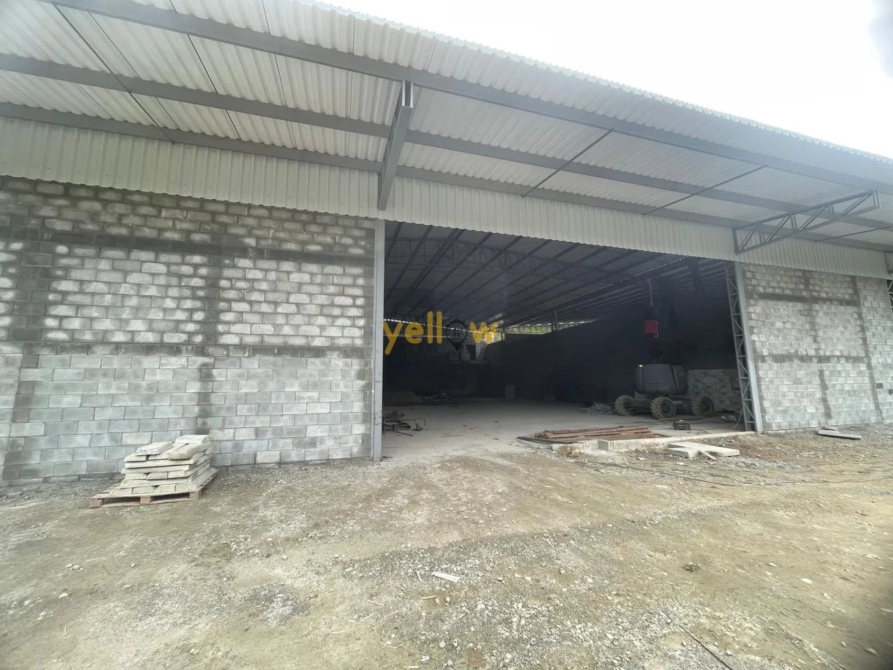 Galpão para Locação em Santa Isabel - 860m² e 2 Banheiros - Foto 5