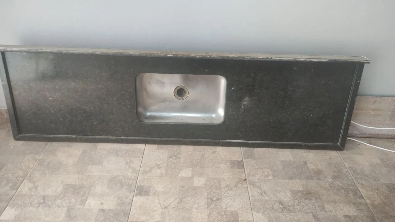 Pia de granito 2metros com cuba 
