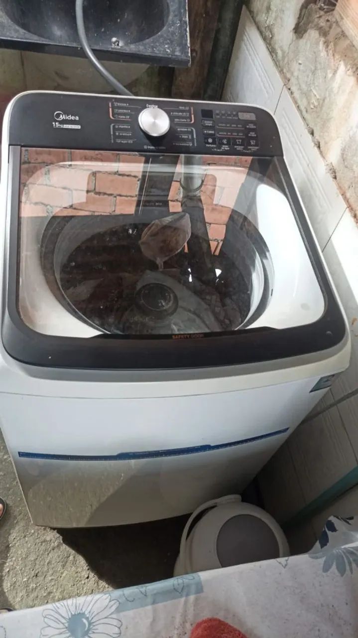 Máquina e geladeira 