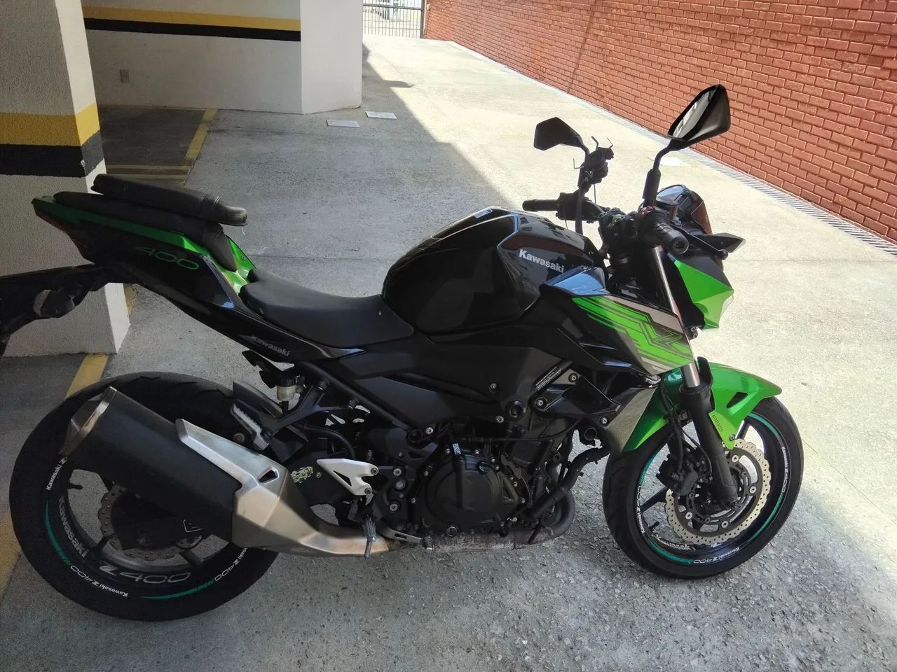 Kawasaki Z400 ABS único dono 