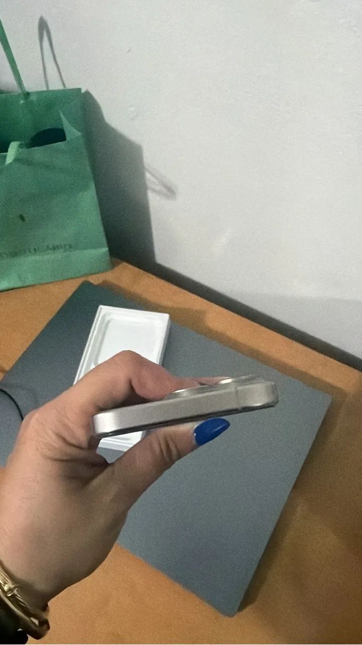 iPhone 15 PRO - Foto 3