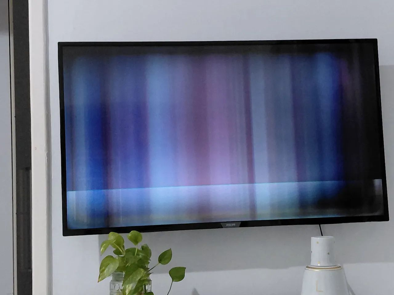 Smart TV Philips 43" com defeito na tela  - Foto 2