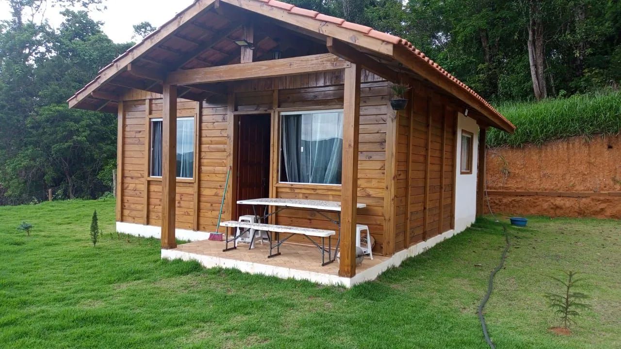 CHALÉ em SANTA LEOPOLDINA 2.000m²