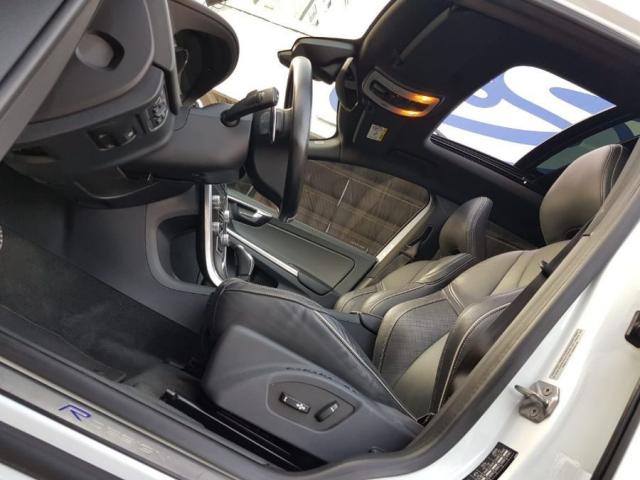 Volvo Xc60 2.0 TURBO R-DESIGN 4P - Foto 9