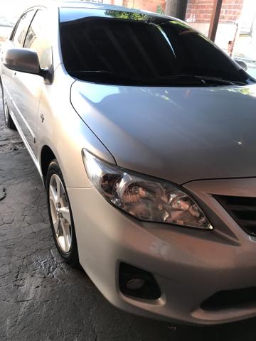 Toyota Corolla xei 13/14 Carro em excelente estado - Foto 2
