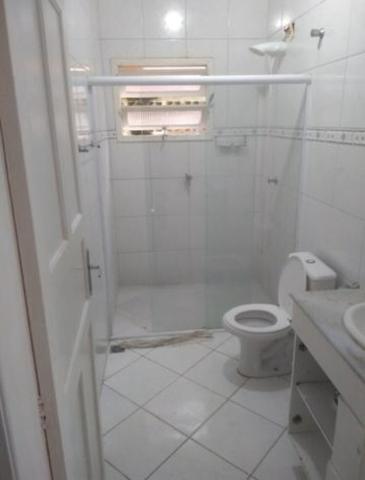 Vaga em quarto compartilhado no centro de floripa so p/ rapazes - Foto 2