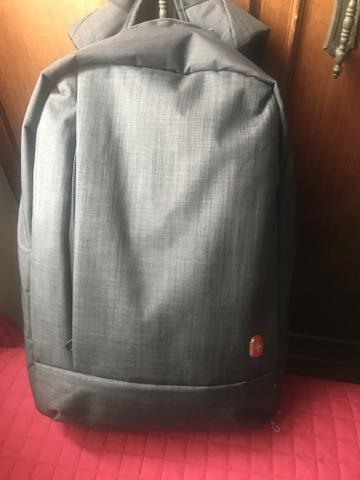 Mochila antifurto com saída para carregador portátil - Foto 5